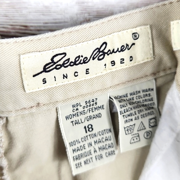 Eddie Bauer, Women's khaki shorts, great condition. No stains, cuffs, Sz 18. - Picture 5 of 8